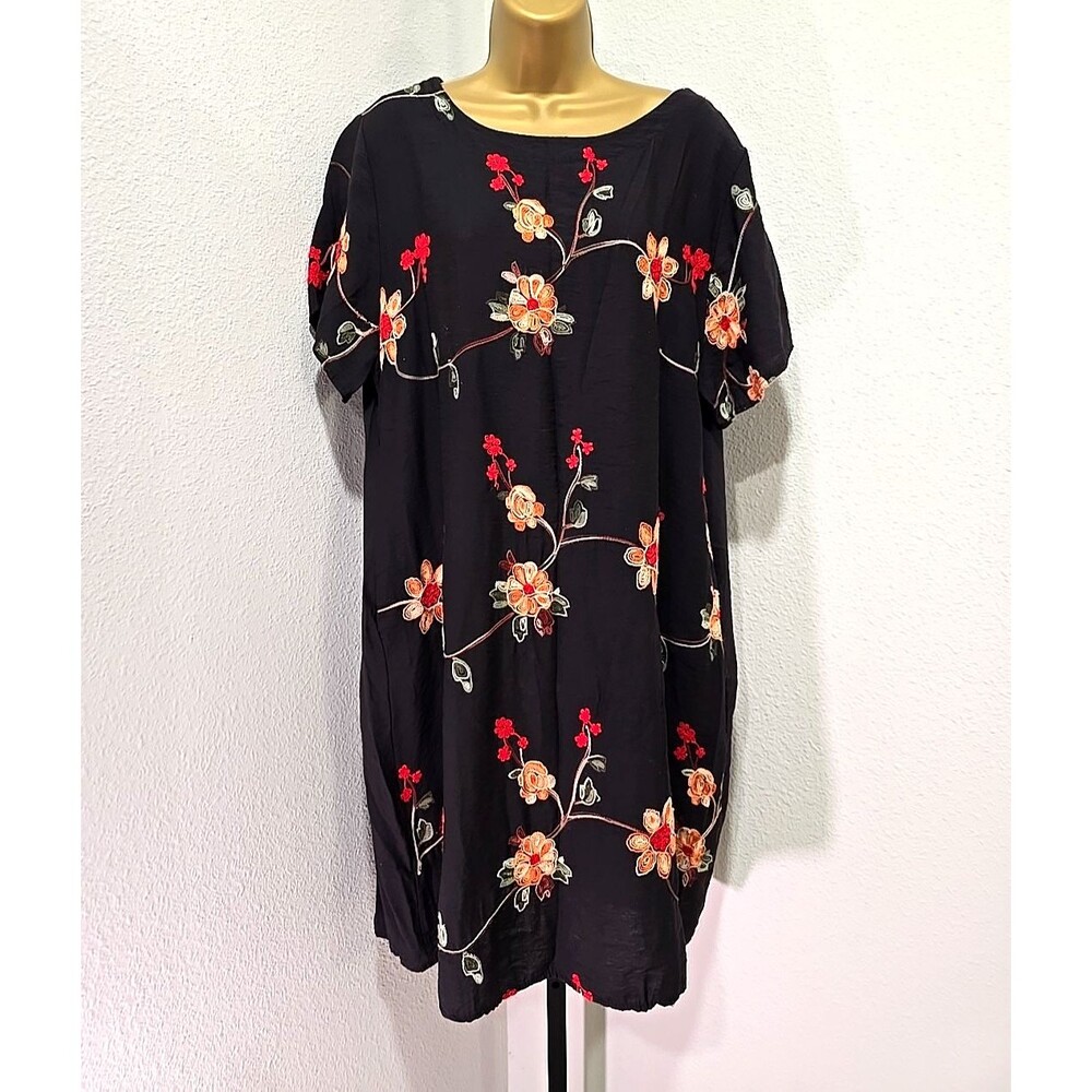 Embroidered Black Floral Shift Dress Sz XL Pockets Garden Dark Cottage Whimsical